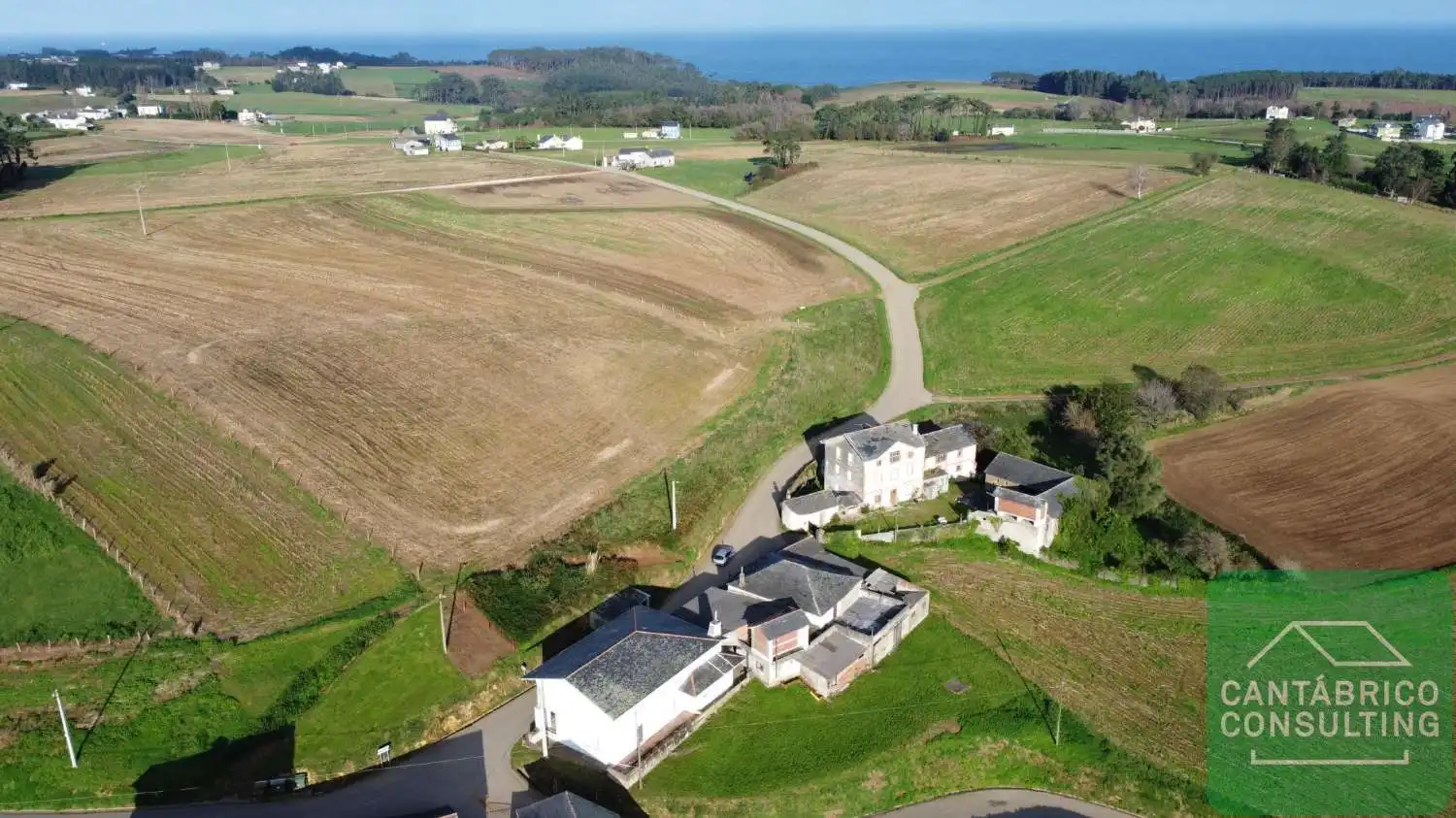 Haus oder Chalet zum Verkauf in Navia mit Heizung
