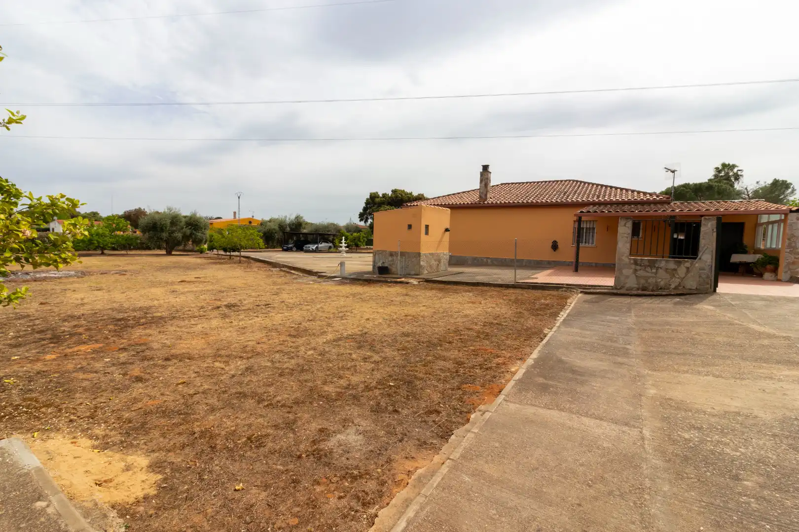 Haus oder Chalet zum Verkauf in Badajoz mit Klimaanlage, Abstellraum und Schwimmbad