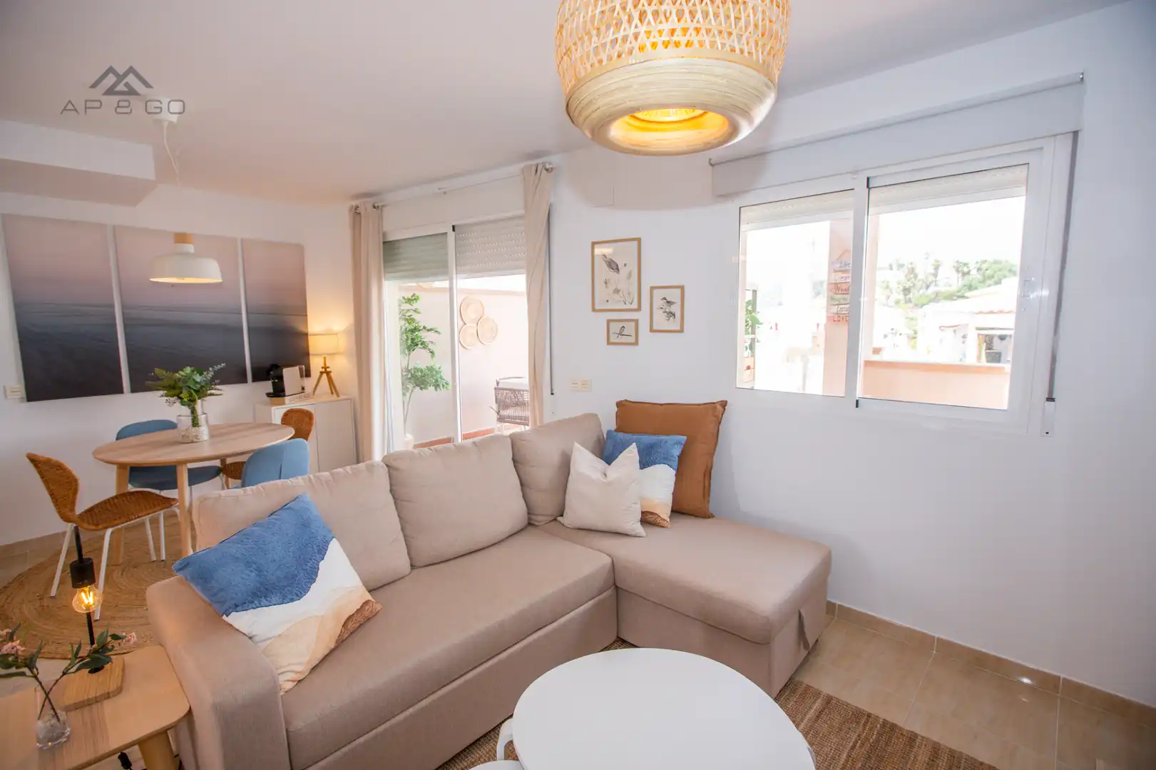 Wohnzimmer von Dachboden zur Miete in Almuñécar mit Klimaanlage, Terrasse und Möbliert