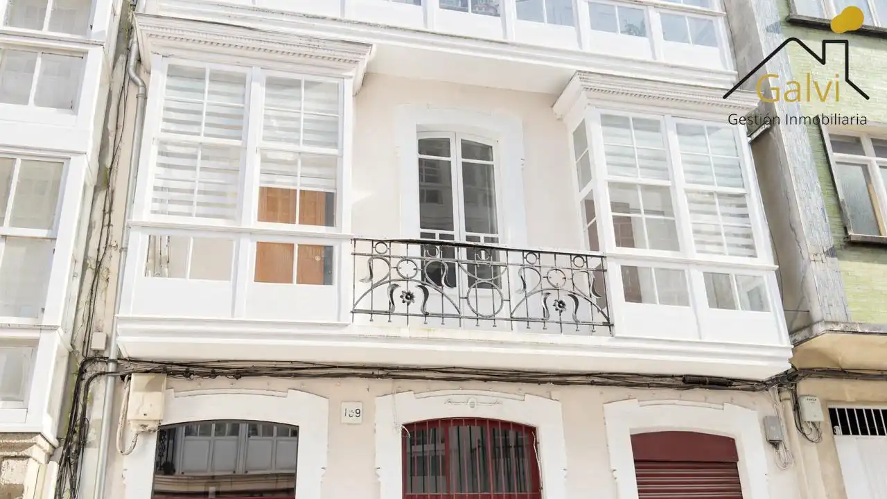 Vista exterior de Piso en venta en Ferrol con Balcón