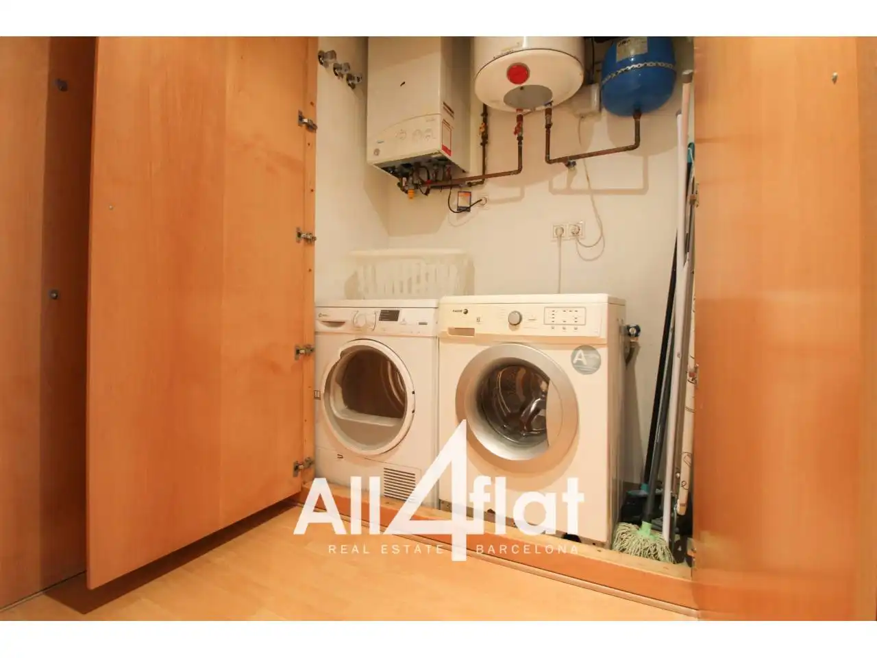 Cocina de Piso de alquiler en Barcelona con Parquet, Terraza y Amueblado
