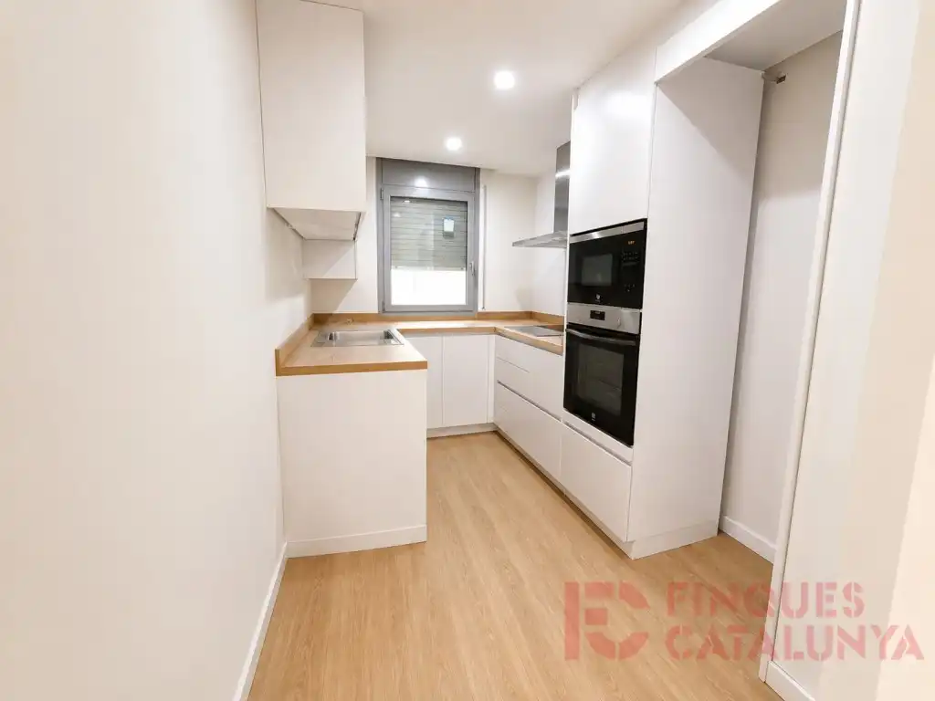 Cocina de Piso en venta en Girona con Calefacción y Balcón
