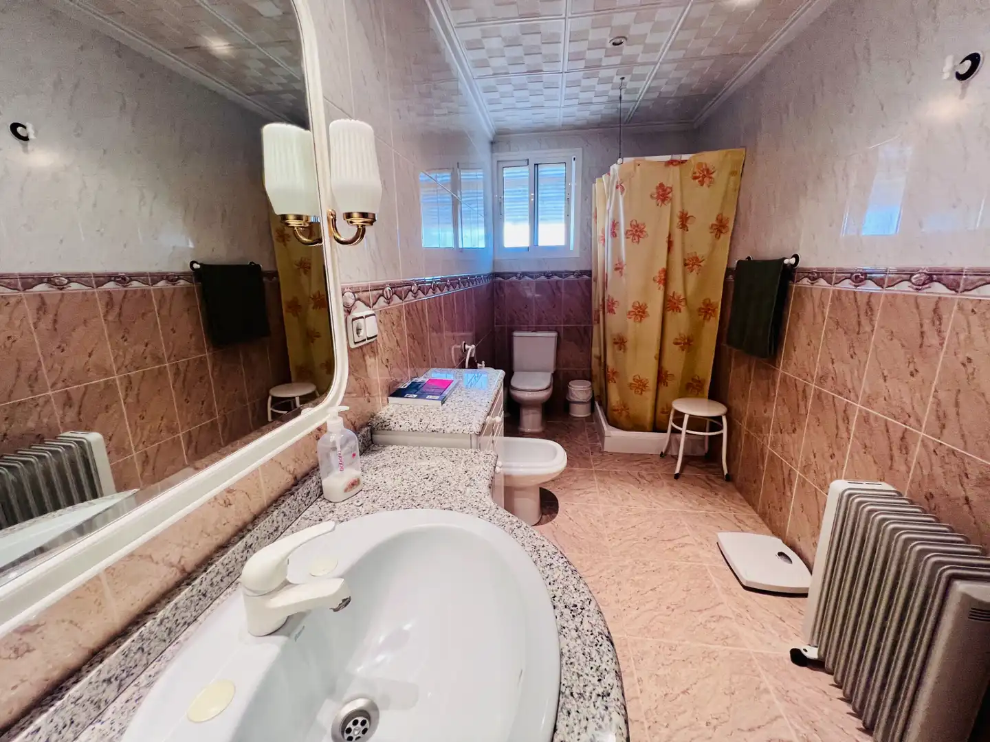 Bany de Casa o xalet en venda en Petrer amb Aire condicionat, Jardí privat i Terrassa