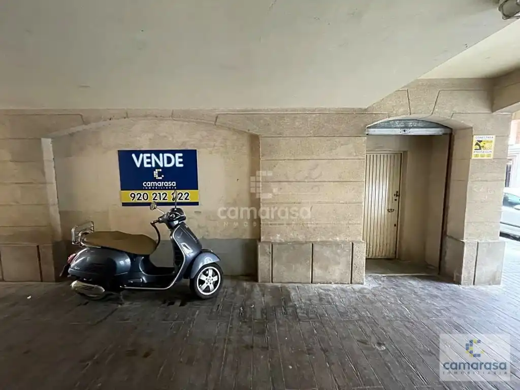 Local en venta en Calle Don Juan José Martín, 1, Centro
