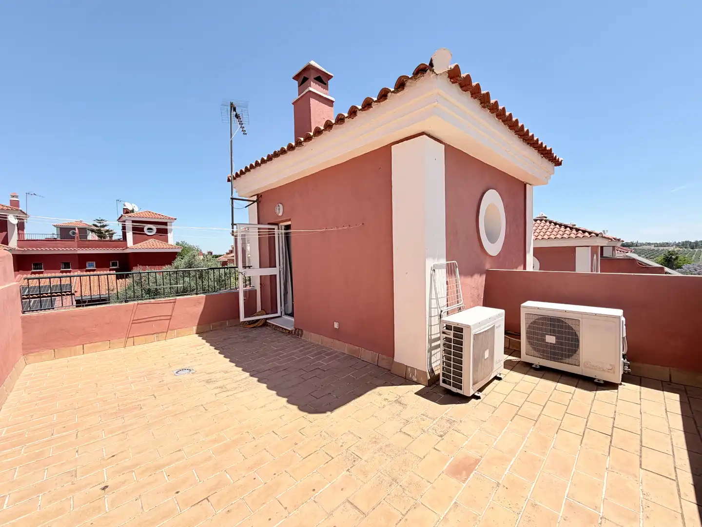 Casa adosada en venta en Calle las Marismas, Salteras