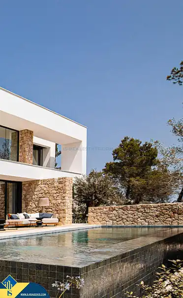 Vista exterior de Casa o xalet en venda en Santa Eulària des Riu amb Terrassa i Piscina