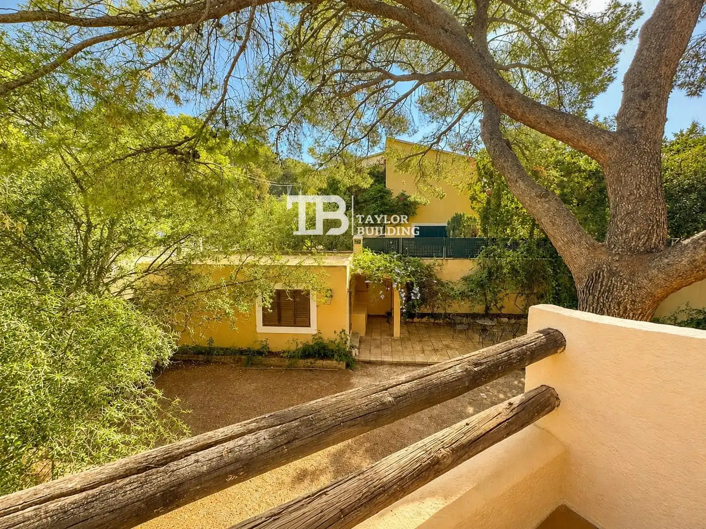Vista exterior de Casa o xalet en venda en Calvià amb Jardí privat, Terrassa i Traster