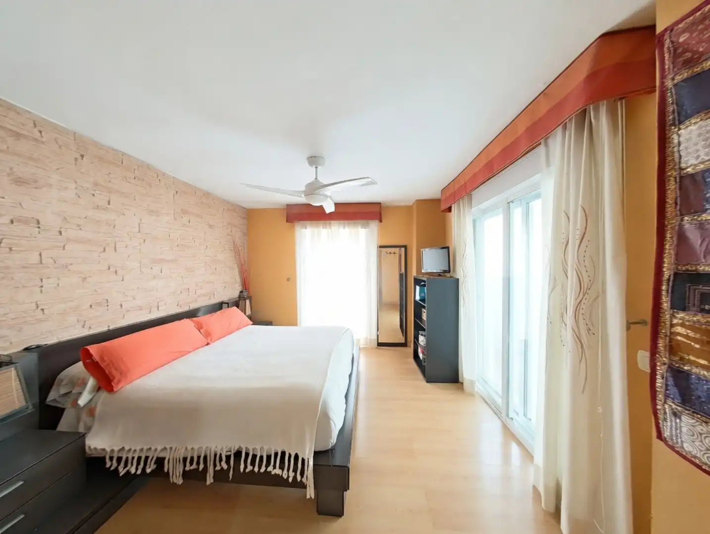 Schlafzimmer von Wohnung zum Verkauf in Málaga mit Klimaanlage, Privatgarten und Terrasse