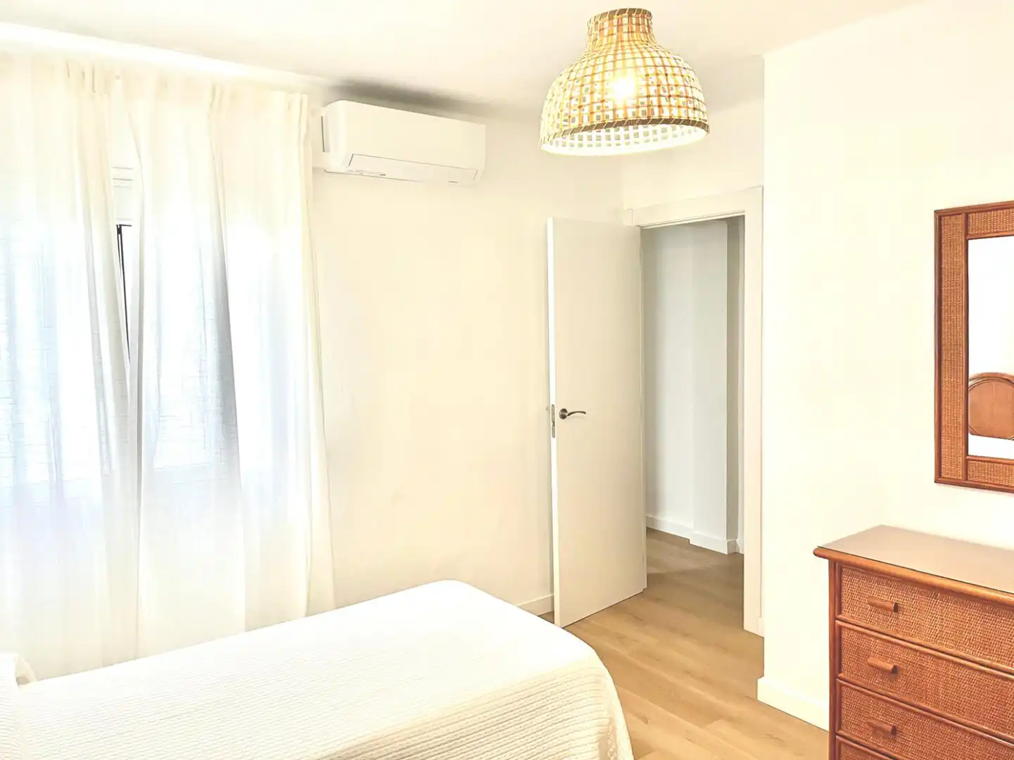 Dormitori de Pis de lloguer en Sagunto / Sagunt amb Aire condicionat, Parquet i Moblat