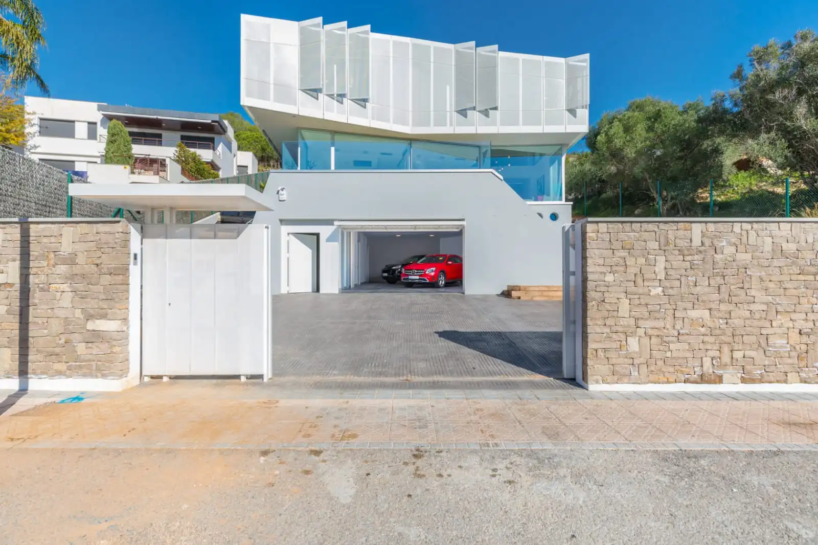 Außenansicht von Haus oder Chalet zum Verkauf in Sitges mit Klimaanlage, Heizung und Privatgarten