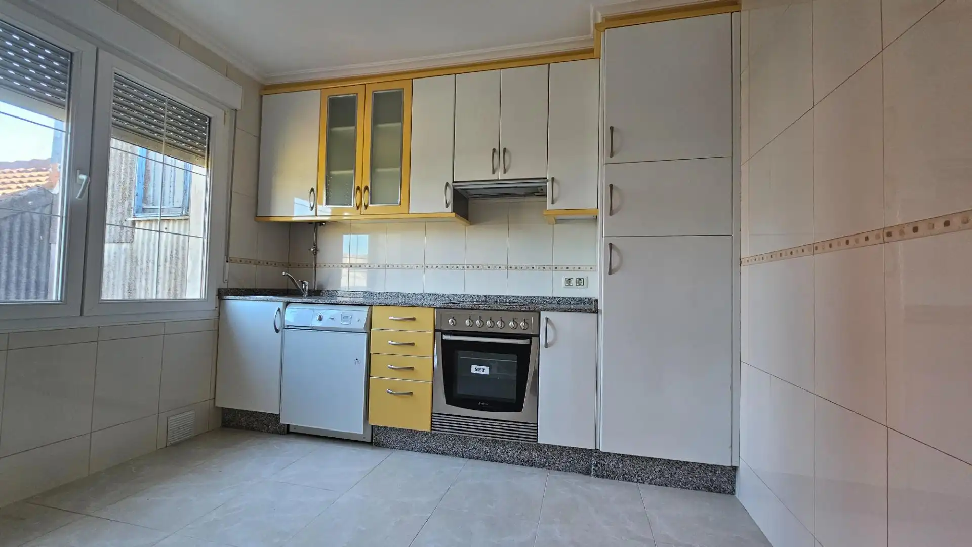Kitchen of Flat for sale in Camariñas  with Storage room