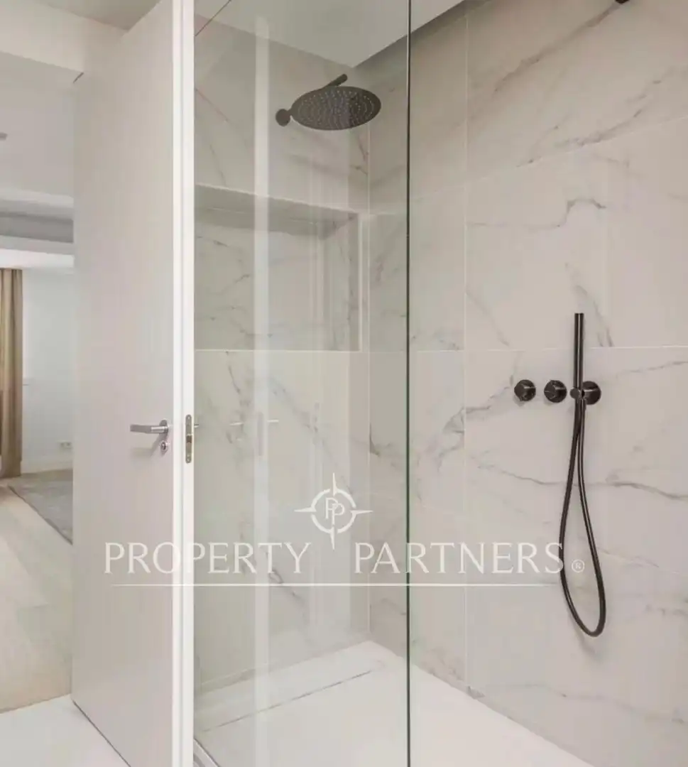 Badezimmer von Wohnungen zum Verkauf in Madrid mit Klimaanlage, Heizung und Terrasse
