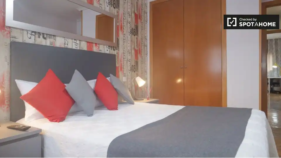 Bedroom of Flat for rent in Madrid  with Air Conditioner, Heating and Furnished