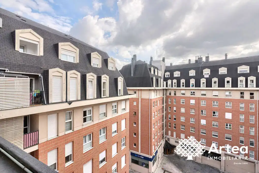 Vista exterior de Piso en venta en Bilbao  con Calefacción y Trastero