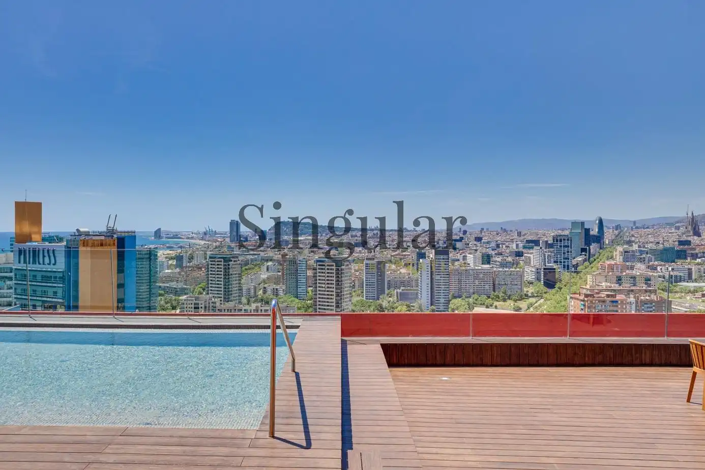 Piscina de Dúplex en venda en Barcelona amb Calefacció, Parquet i Terrassa