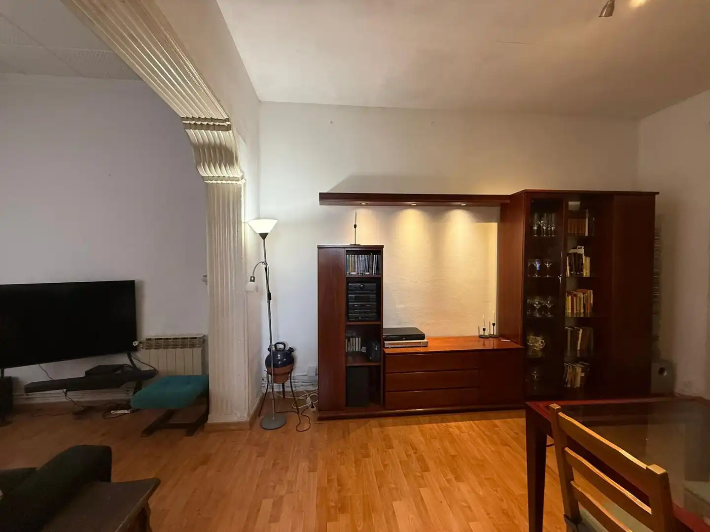 Wohnzimmer von Einfamilien-Reihenhaus zum Verkauf in Sabadell mit Terrasse, Abstellraum und Ofen