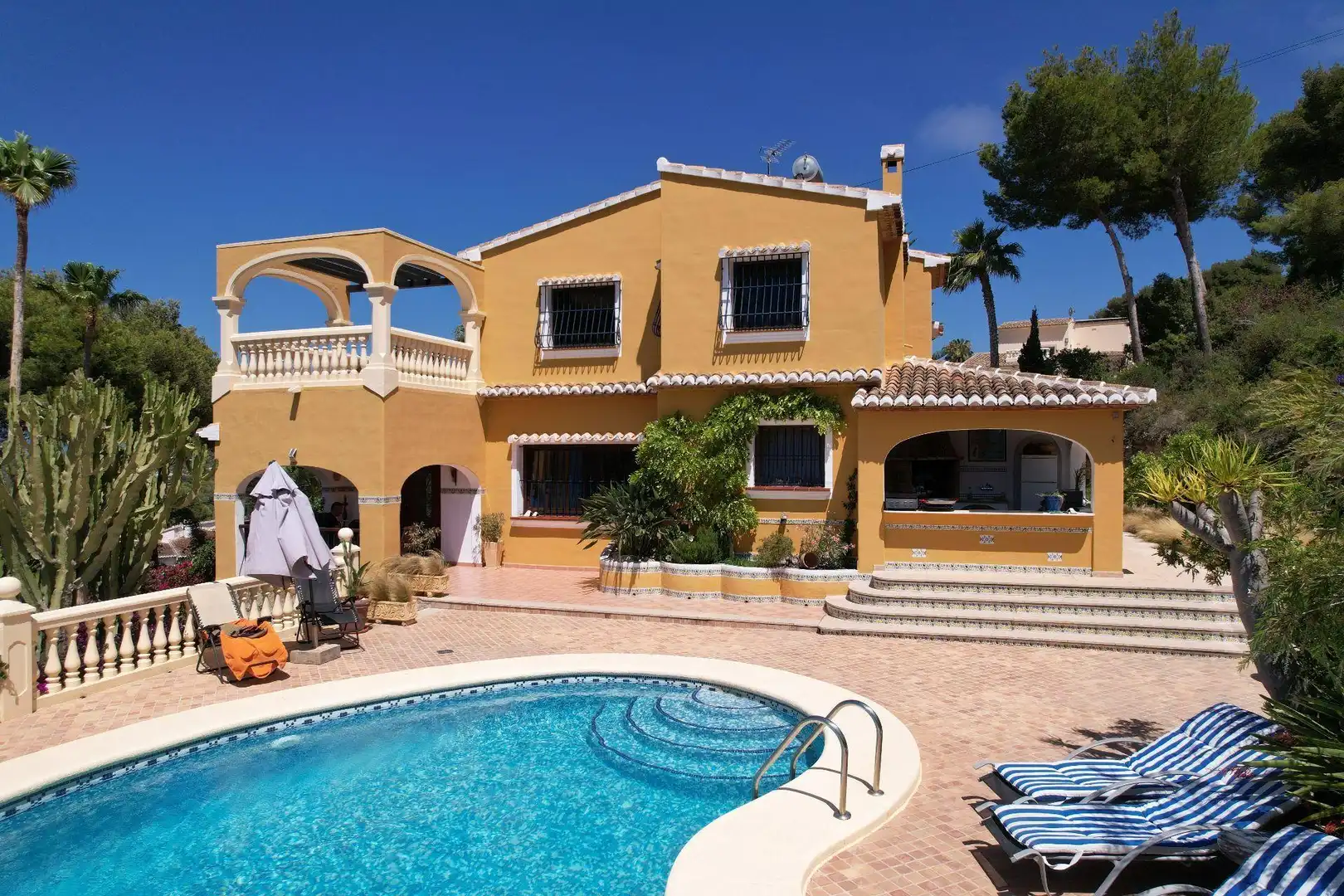 Exterior view of Houses for sale in Jávea / Xàbia  with Air Conditioner, Heating and Private garden