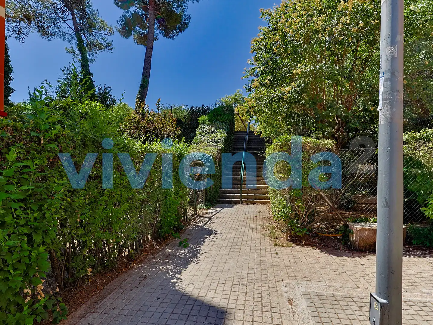 Jardí de Local en venda en Madrid amb Aire condicionat, Calefacció i Moblat