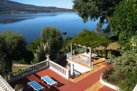 Casa o xalet de lloguer a Escalinata de Soutoxuste, Redondela
