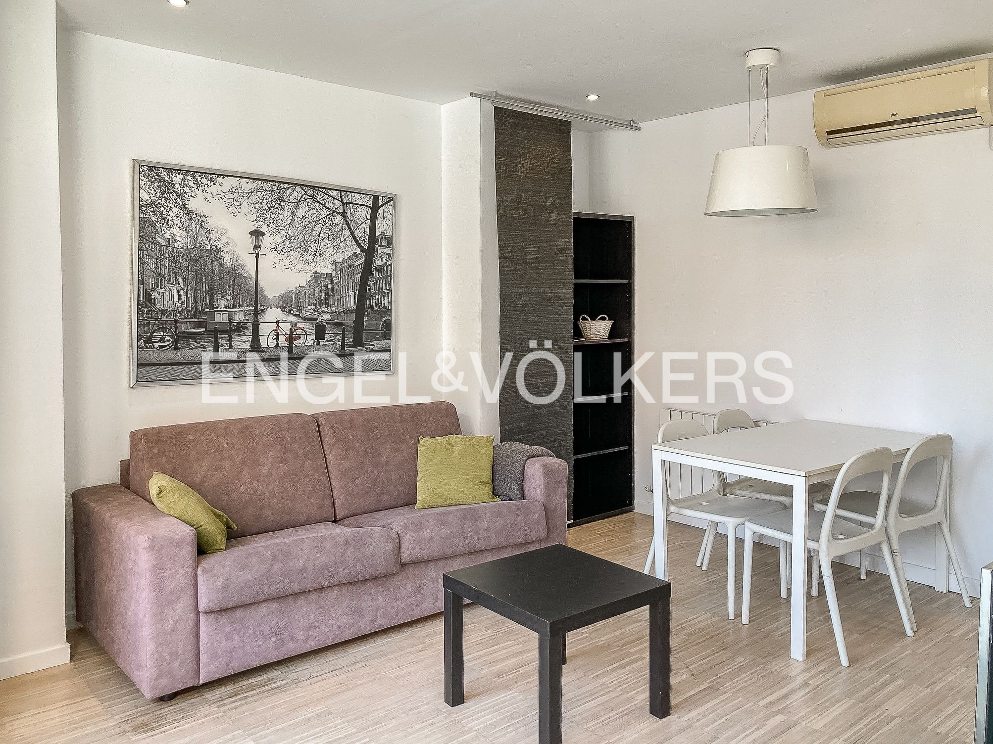Sala d'estar de Apartament en venda en  Barcelona Capital amb Aire condicionat, Calefacció i Parquet