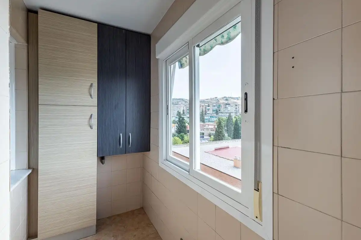 Bedroom of Flat for rent in Granada  with Balcony and Community pool