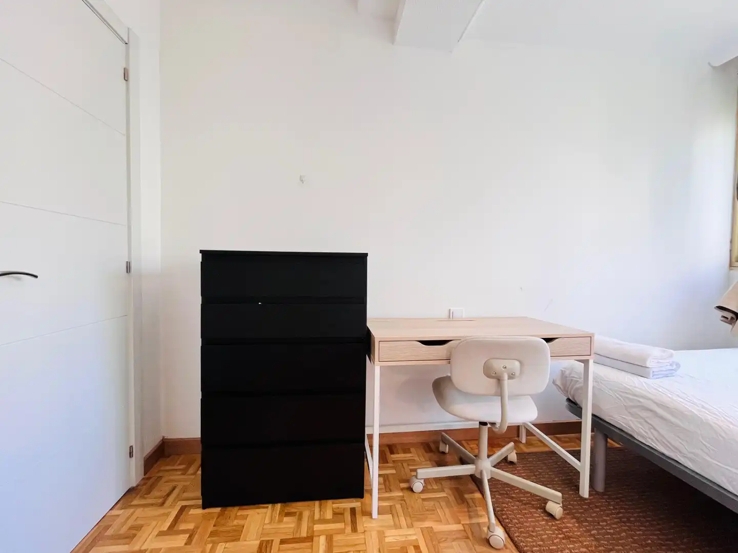 Pis per a compartir en  Madrid Capital amb Aire condicionat, Calefacció i Moblat