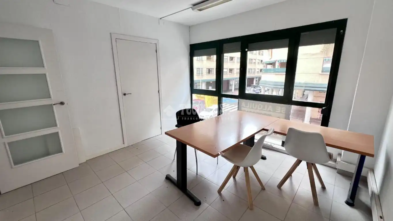 Office for rent in Alcalá de Henares  with Air Conditioner and Terrace