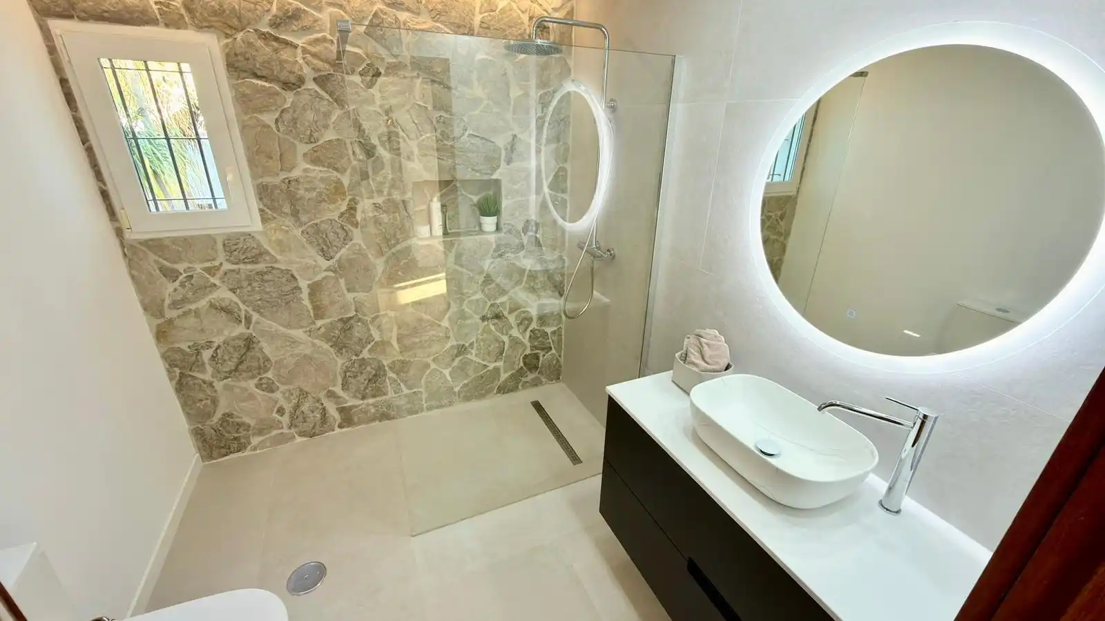 Bathroom of Houses for sale in El Campello  with Air Conditioner, Terrace and Swimming Pool