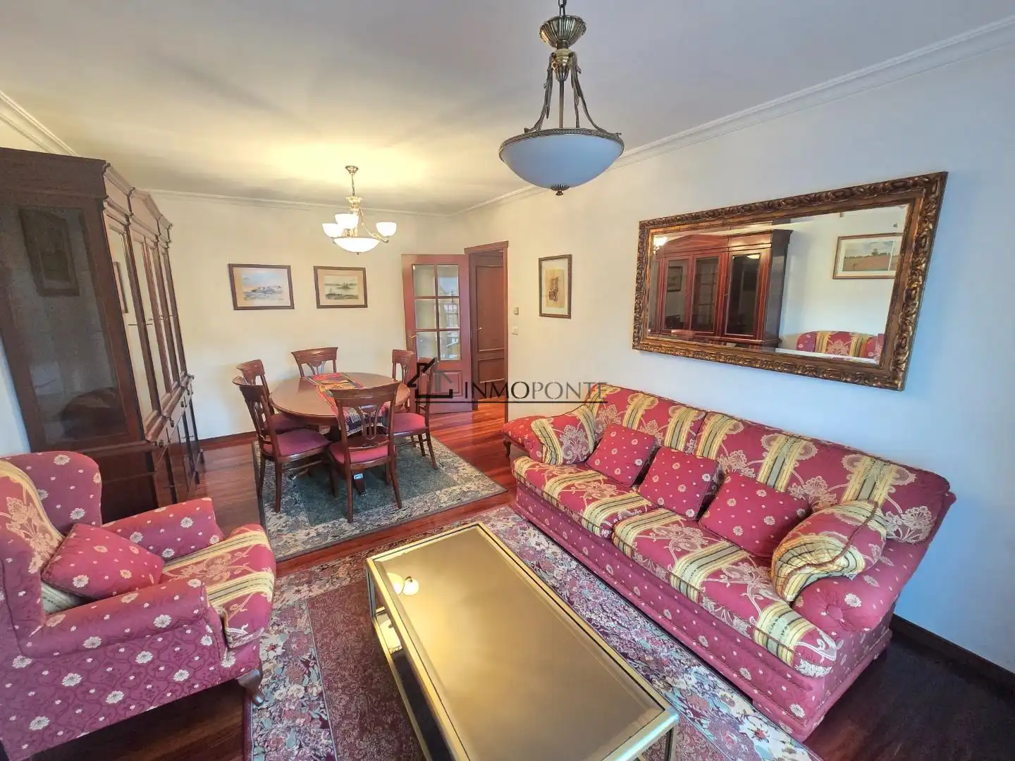 Living room of Flat for rent in Pontevedra Capital   with Heating, Oven and Washing machine