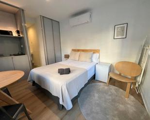 Dormitori de Casa o xalet de lloguer en  Madrid Capital amb Aire condicionat, Calefacció i Jardí privat
