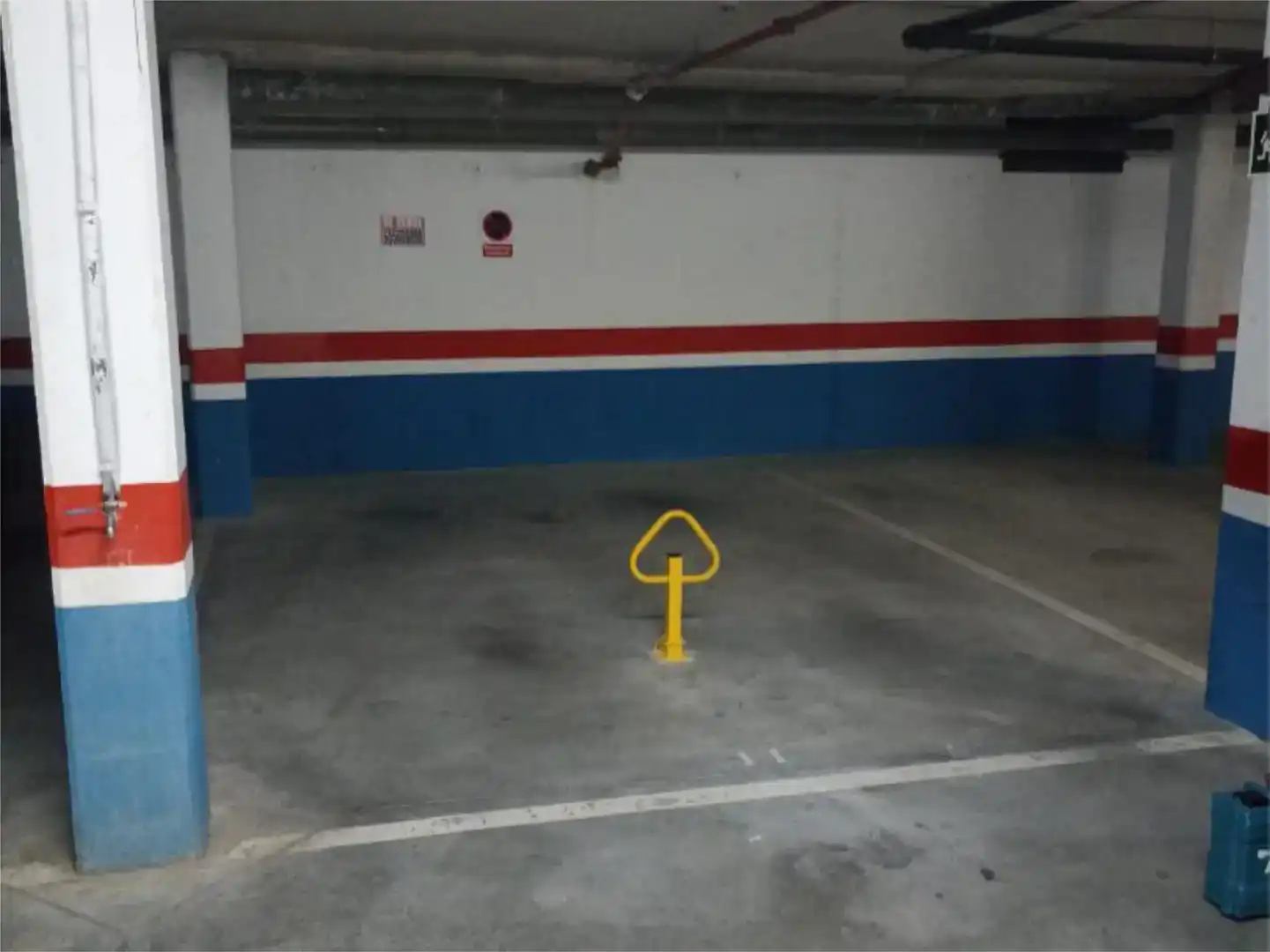 Parkplatz von Garage zum Verkauf in Selwo