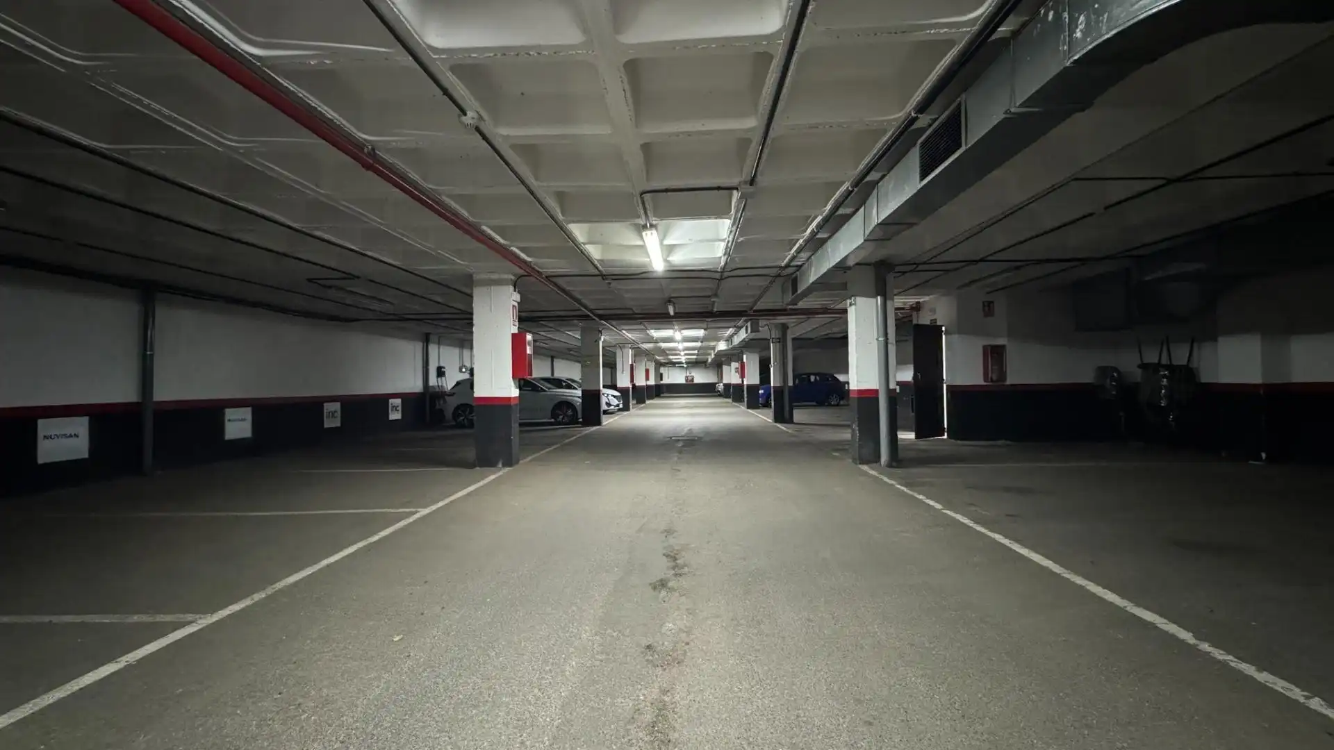 Parking de Oficina en venta en Las Rozas de Madrid con Aire acondicionado y Calefacción