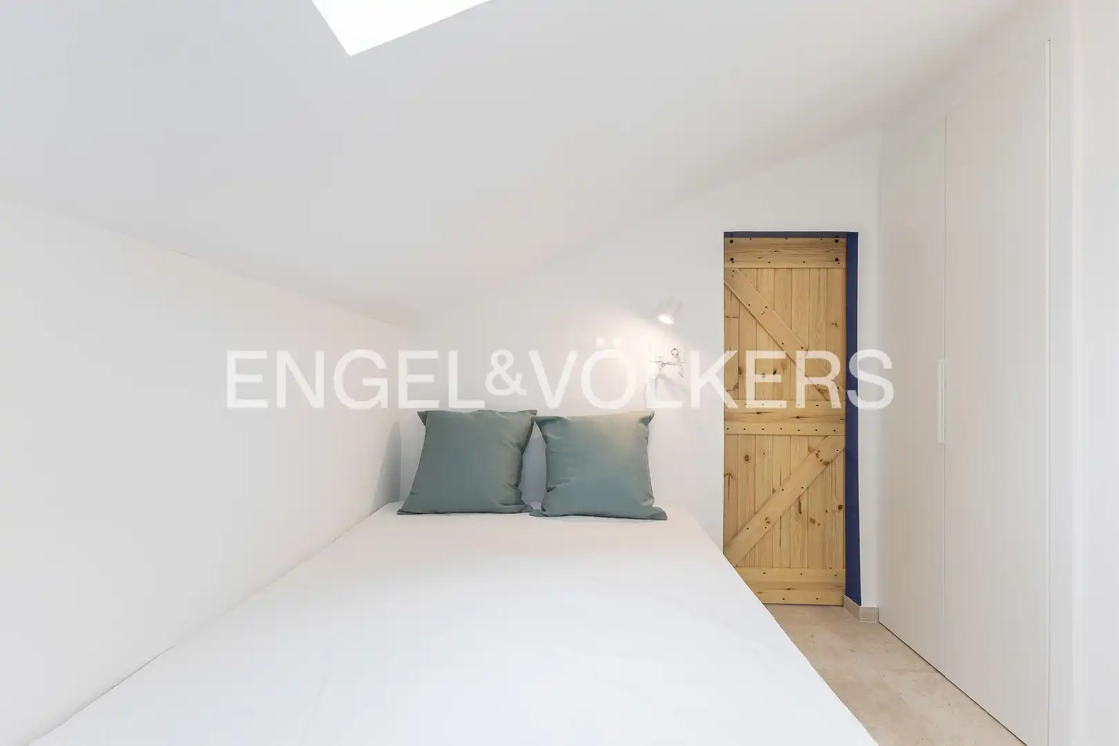 Schlafzimmer von Wohnung zur Miete in Madrid mit Klimaanlage, Heizung und Möbliert