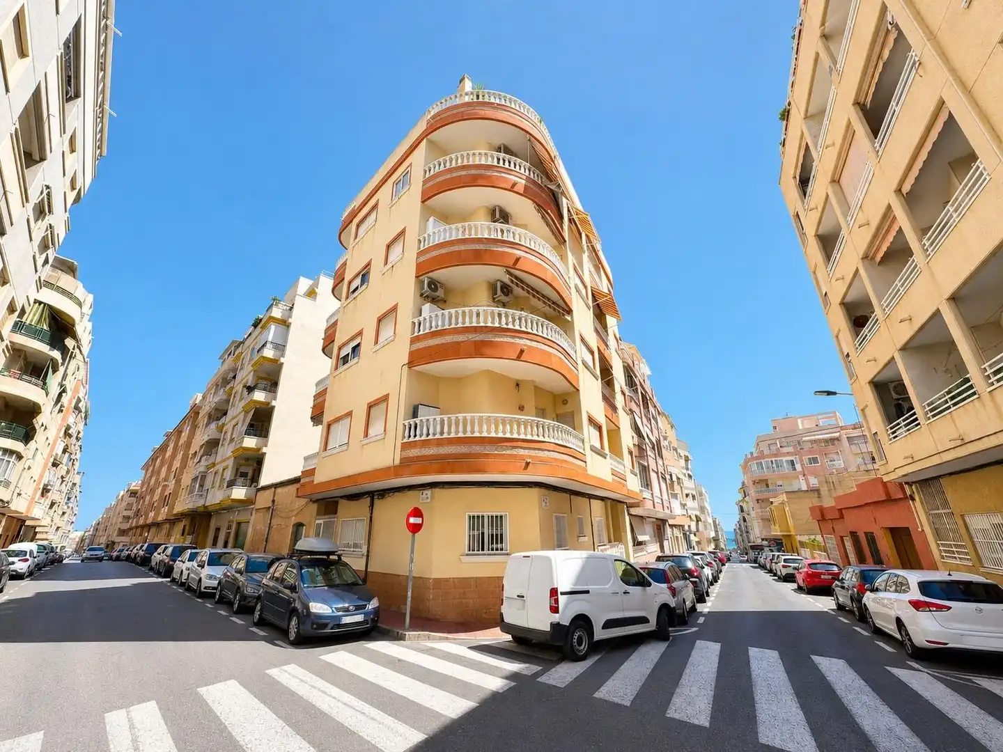 Vista exterior de Planta baja en venta en Torrevieja con Amueblado, Lavadora y Microondas