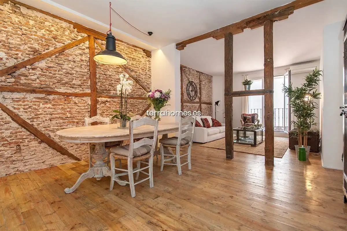Comedor de Dúplex de alquiler en Madrid con Aire acondicionado, Calefacción y Amueblado