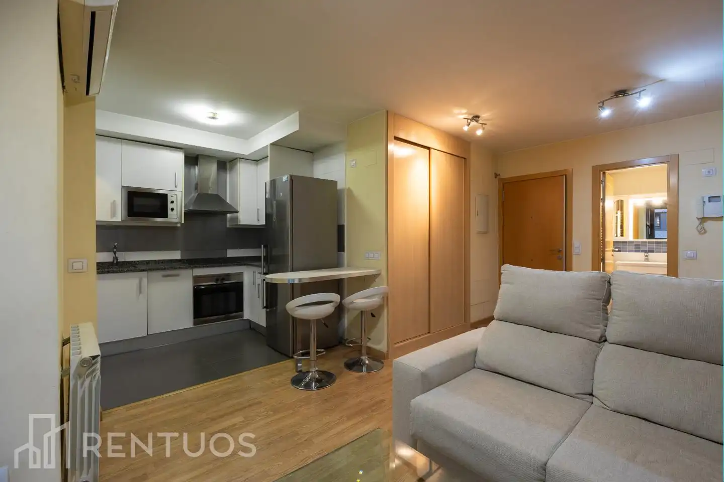 Living room of Study for rent in Madrid  with Air Conditioner, Heating and Storage room