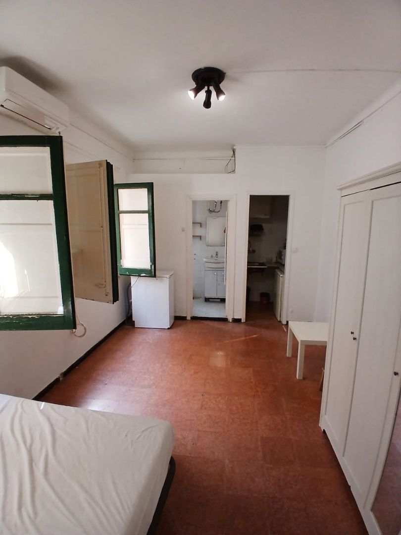 Cuina de Pis de lloguer en  Barcelona Capital amb Aire condicionat, Moblat i Forn