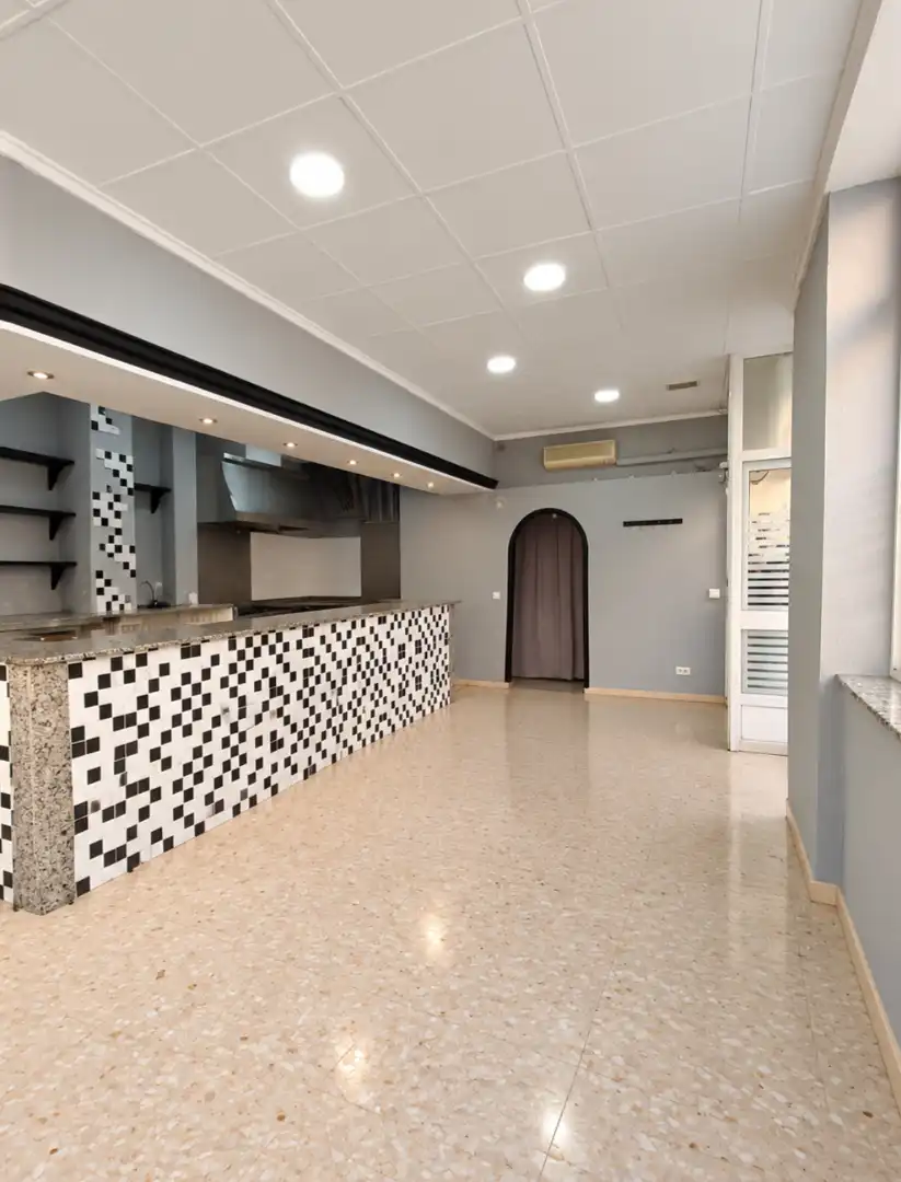 Local comercial en venda a Massamagrell