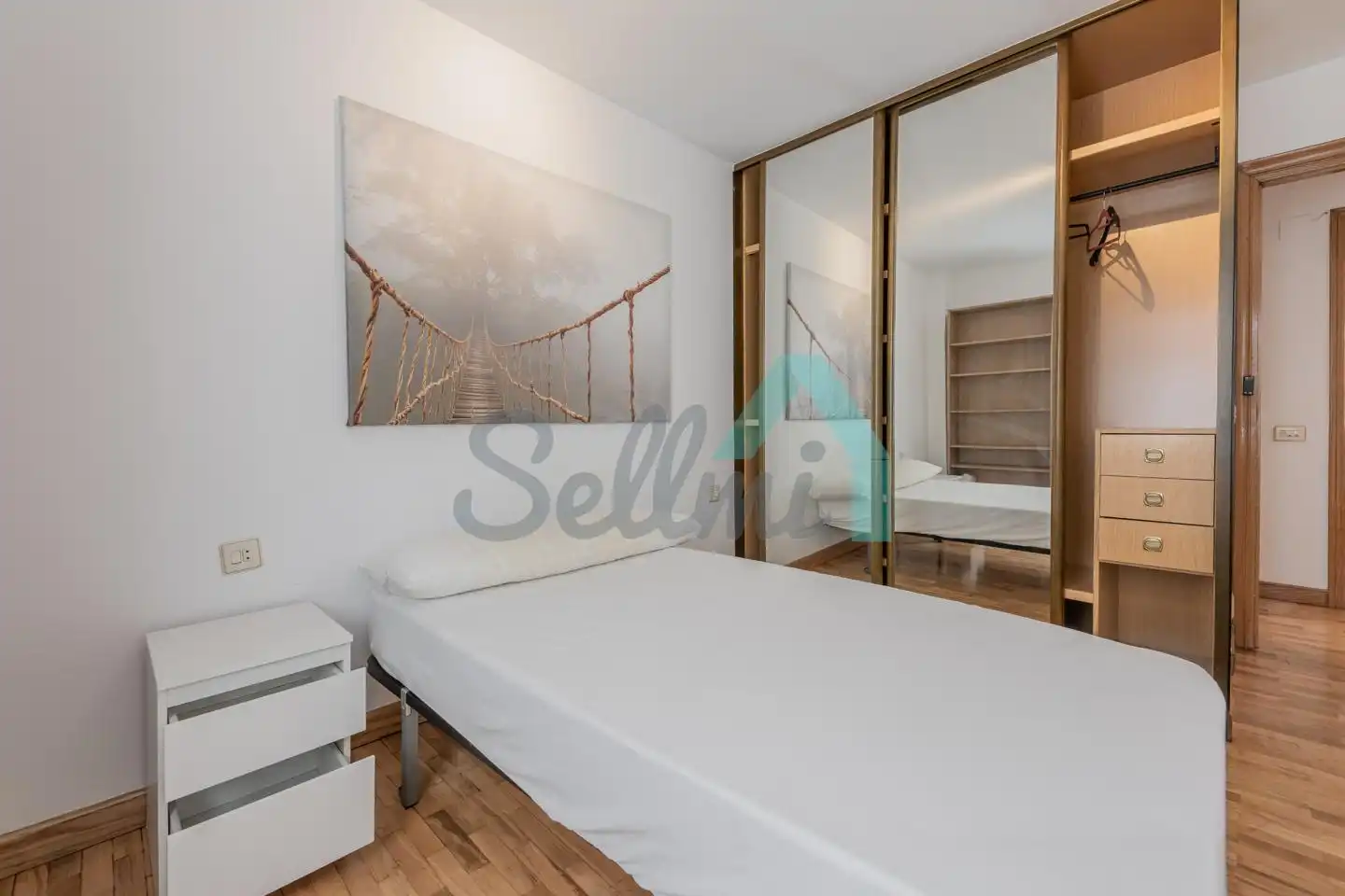 Habitación en Escultor Laviada, Vallobín