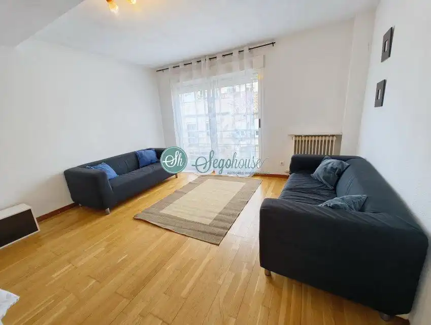 Sala de estar de Piso en venta en Segovia con Calefacción y Terraza