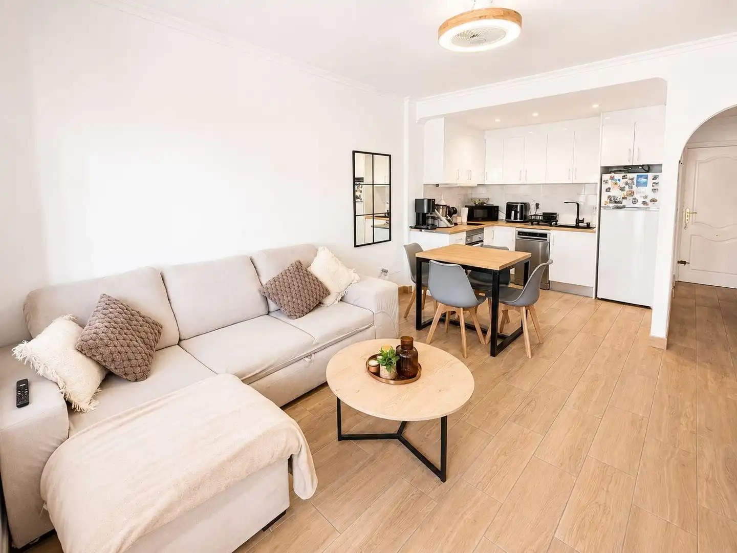 Sala de estar de Casa o chalet en venta en Torrevieja con Aire acondicionado, Calefacción y Parquet
