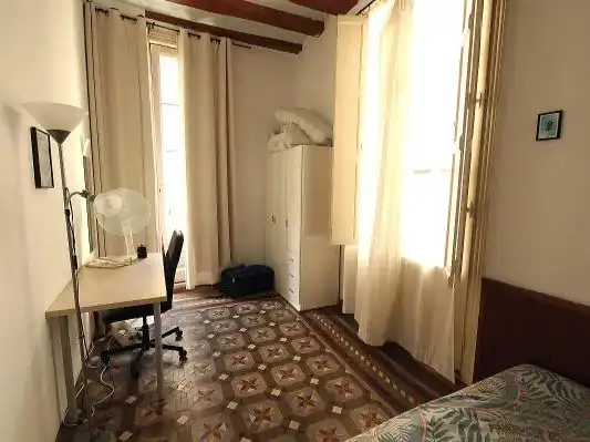 Habitación de Piso en venta en  Barcelona Capital con Aire acondicionado y Balcón