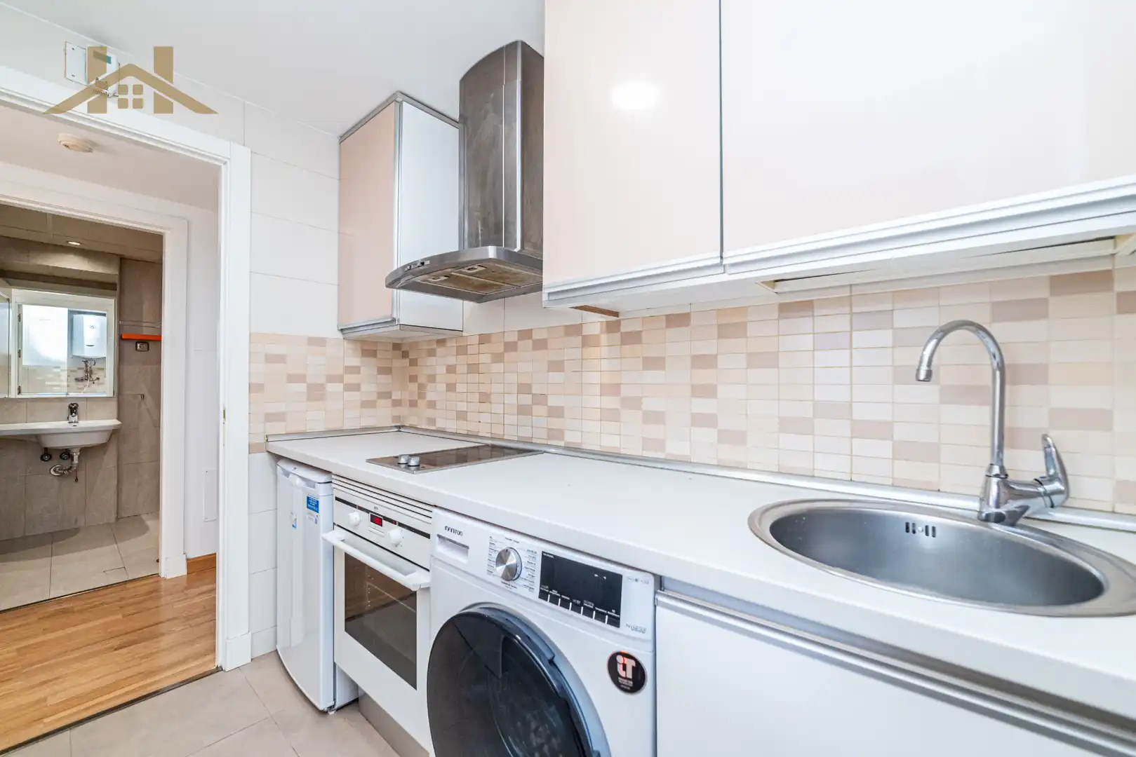 Kitchen of Flat for sale in Madrid  with Air Conditioner, Private garden and Storage room