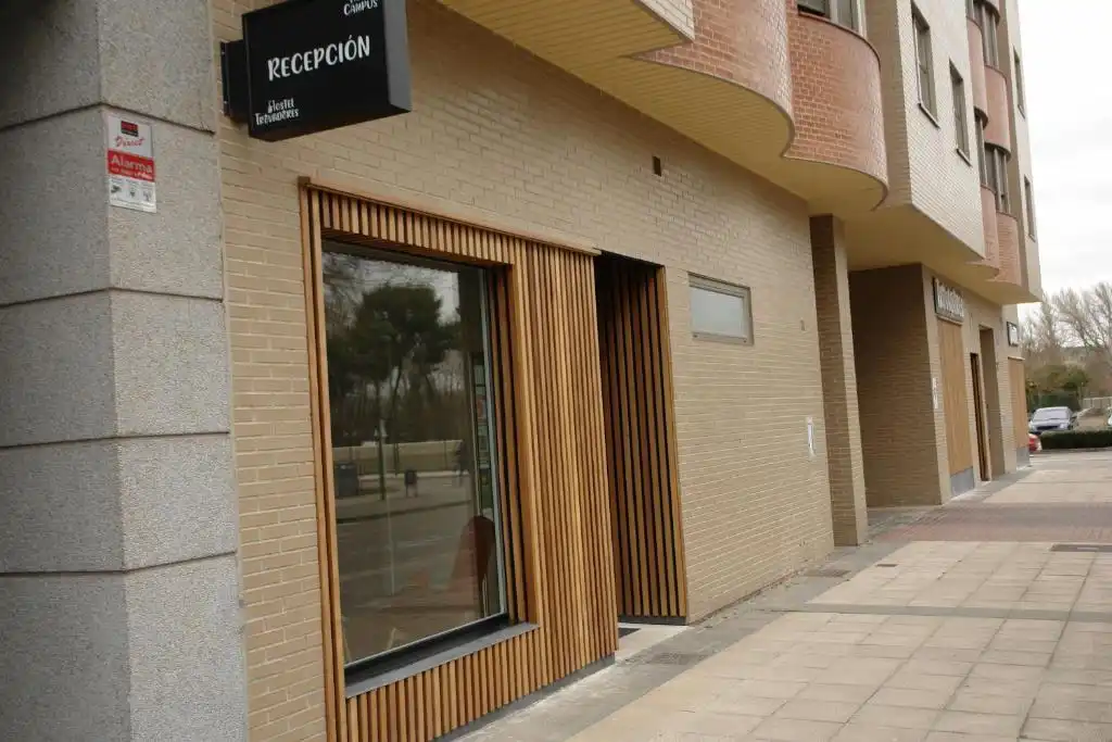 Vista exterior de Edifici en venda en Burgos