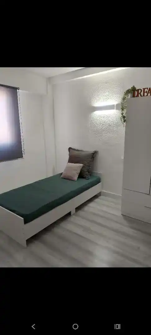 Dormitori de Pis de lloguer en Silla amb Parquet, Moblat i Forn