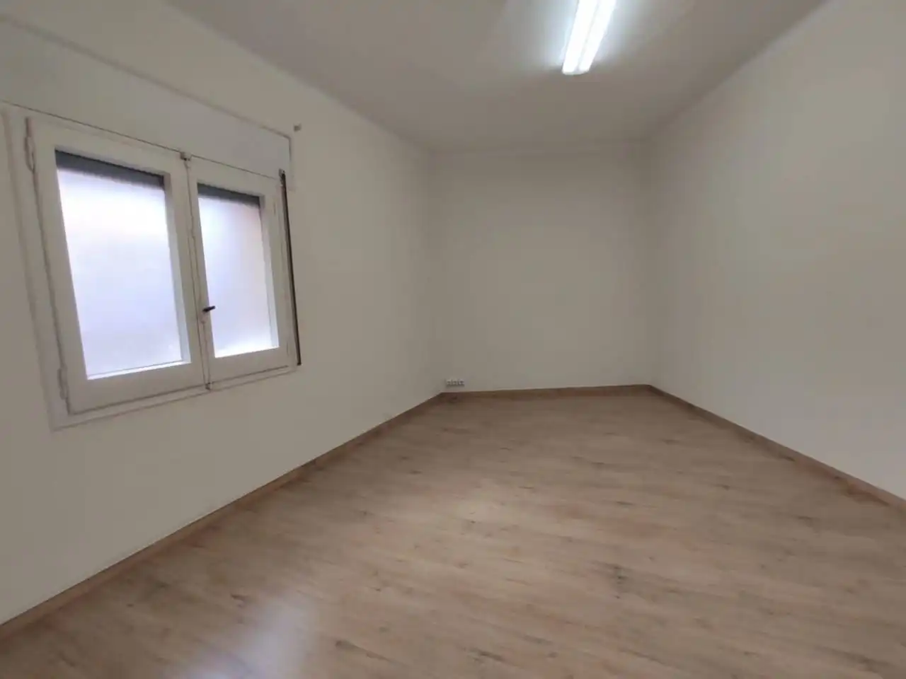 Habitación de Oficina de alquiler en Girona con Calefacción