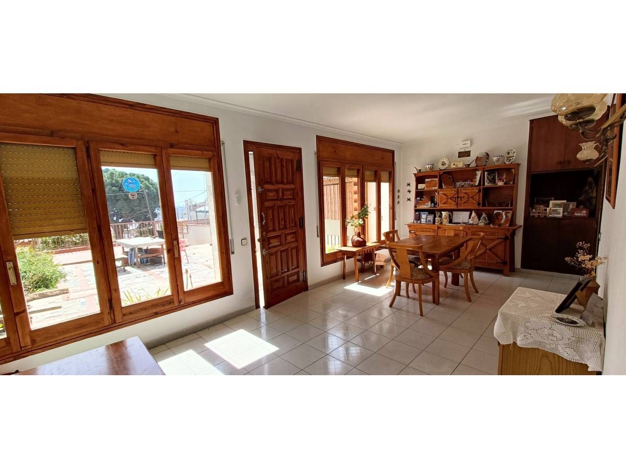 Exterior view of House or chalet for sale in Santa Coloma de Gramenet  with Terrace