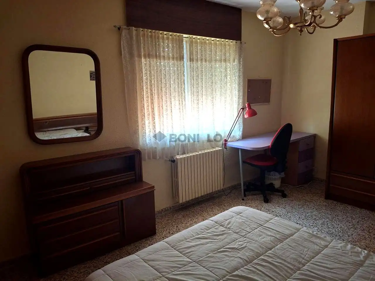 Schlafzimmer von Wohnung zur Miete in Teruel mit Möbliert
