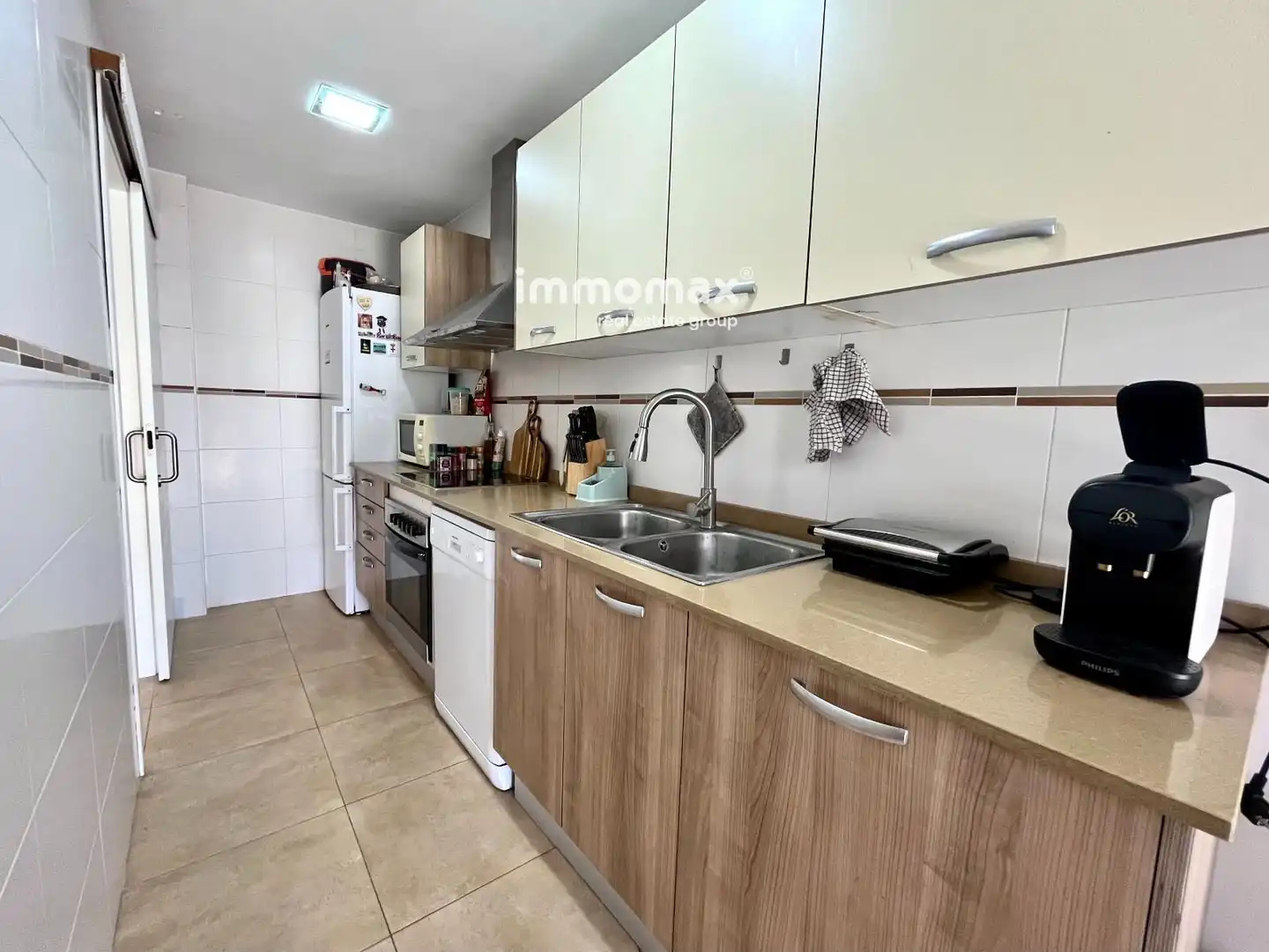Cuina de Casa o xalet en venda en Vilanova i la Geltrú amb Aire condicionat, Calefacció i Jardí privat