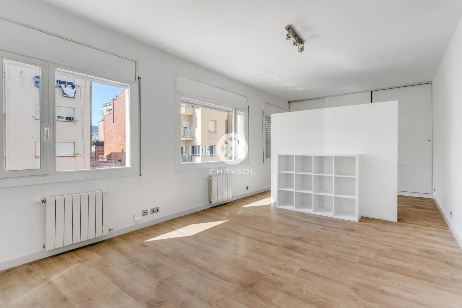 Außenansicht von Wohnung zum Verkauf in Barcelona mit Klimaanlage, Heizung und Parkett